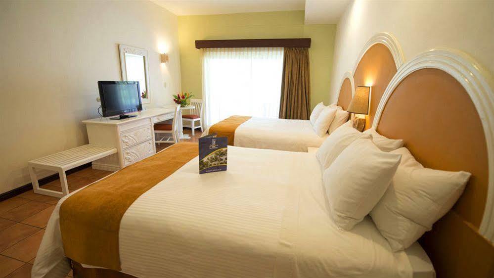 Hotel Soleil Pacifico Chulamar Ngoại thất bức ảnh